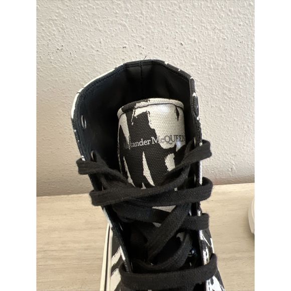 Alexander McQUEEN Men Tread Slick Logo High Top Sneaker White Black EU42.5 US9.5 - Picture 14 of 16